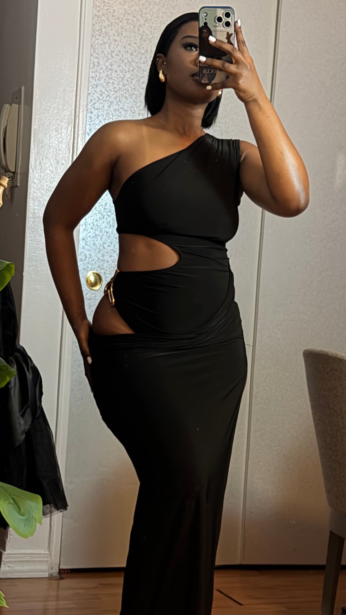 Elegant nude one-shoulder Dress